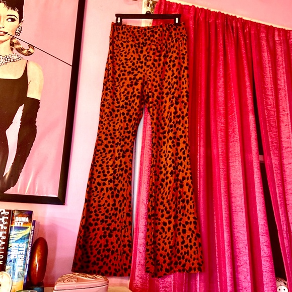 No Boundaries Pants - No Boundaries Red Orange Cheetah Print Flare Stretch Leggings Women’s Lg (11-13)
